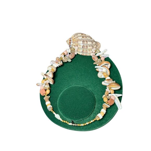 Vintage Oversized Seashell Pendant Necklace Beach Brides Ocean Lovers 18 Inches - Picture 2 of 5